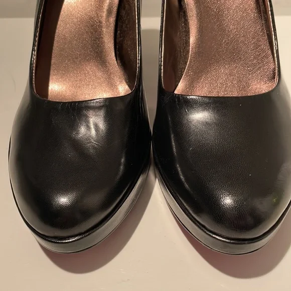 MARC FISHER BRAND NEW BLACK LEATHER PLATFORM HEELS - Picture 10 of 13